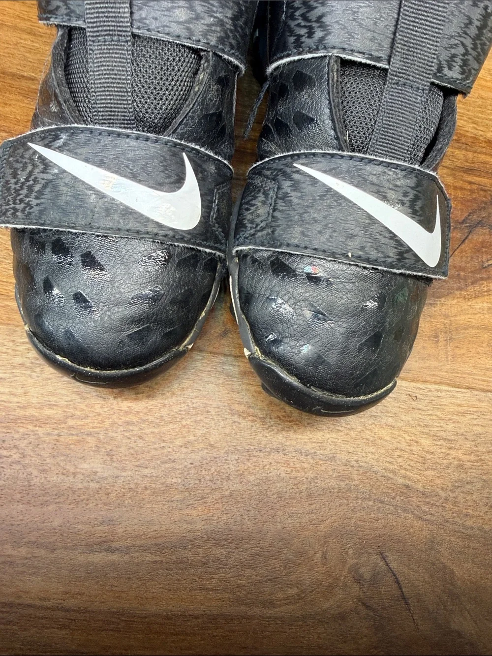 Nike Force Kids Black High-Top football/ sports cleats